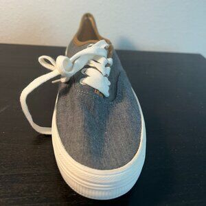 New American Eagle Outfitters Shoes – Size 7.5 – White & Grey